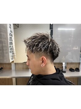 【なんば駅５分】"バーバー"だからこそ実現できるスタイル。ラフだけど格好よくきまるRELATIONのパーマ