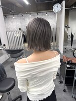 オフ エルア(ofF ’elua) ぱつっとボブ×モーブグレイ