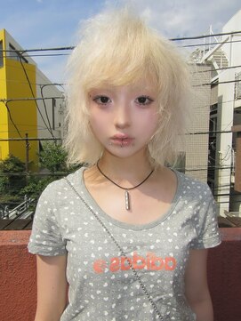 コードプラスリム(CODE+LIM) レイヤーカット/顔周りカット/ケアブリーチ