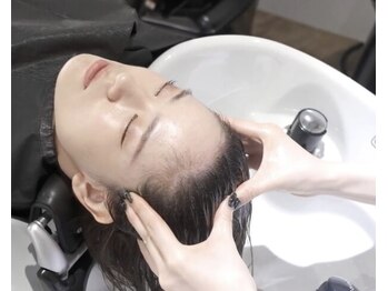フィエルウメダ(Fier umeda)の写真/【専門のスパニスト在籍】髪と頭皮のヘッドスパ専門家が行う『リラクゼーションヘッドスパ』◎