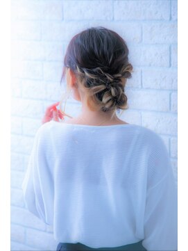 ヘアーアートシフォン 池袋西口店(Hair art chiffon) 結婚式二次会簡単スタイリングヘアアレンジフィッシュボーン