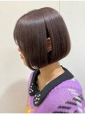 大人かわいい前下がりボブ×ナチュラルグレージュカラー