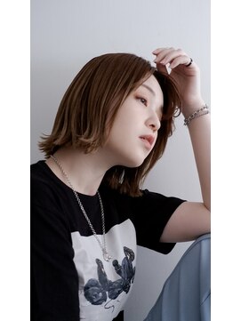 ラウレア(LAULEA) 切りっぱなし外ハネボブ×柔らかベージュカラー/10代20代30代