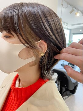 グーフィートーキョー 銀座(Goofy Tokyo) ウルフカット/イヤリングカラーアイボリー/インナーカラー