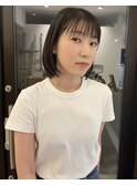 伸ばし途中のボブカットカット