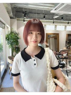 アドア 横浜(ADORE) ピンクベージュ×ぱつっとボブ