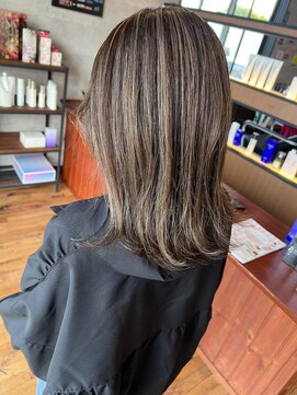 ロイズ ヘアデザイン アンド スパ(LOES) ベージュ系ハイライト