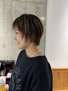 ミリ(milli Produce by ITAKURA) セクションカラーショートヘア