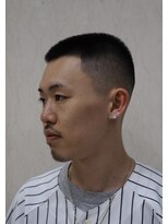 ヨシザワインク プレミアム 横浜 桜木町店(YOSHIZAWA Inc. PREMIUM)&nbsp;ソフトモヒカンフェードグラデーションボウズバーバースタイル