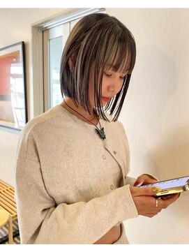 ルーム(Loom.) デザインカラーコントラストハイライト切りっぱなしボブ
