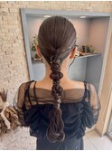 お呼ばれヘアにぴったり♪タイト×編みおろし