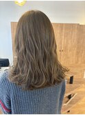 アッシュベージュ×柔らか重めロング