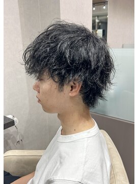 ヴェルデ(VERDE) くせ毛を活かしたウルフ