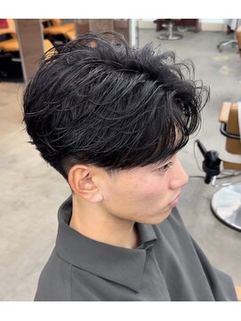リップス 立川(LIPPS) ツーブロック 刈り上げ ショート フェザーパーマ