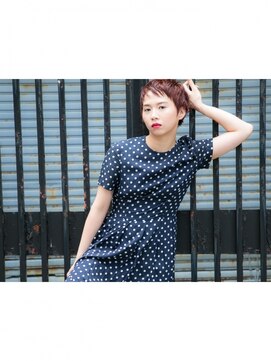 リブロ 三軒茶屋(LIBRO) 赤いベリーショートが女性らしいLIBRO三軒茶屋