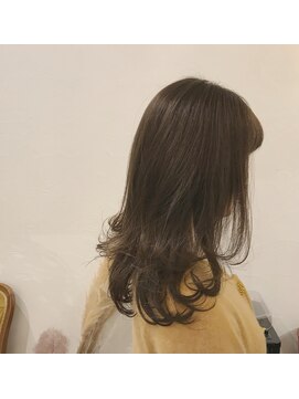 マウロア(MAULOA) “ヌーディーベージュ サラツヤロング 大人可愛い“中西英美子