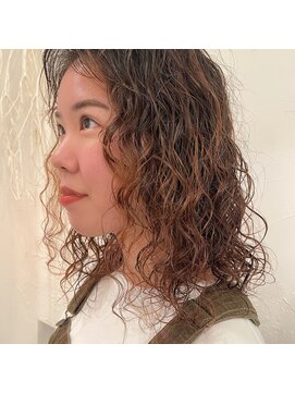 キキ(kiki) くるくるスパイラルパーマ