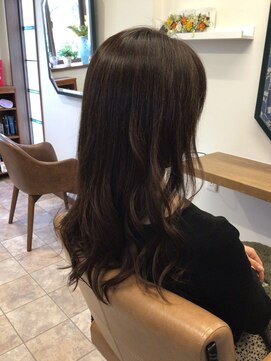 インフィニート(infinite) 巻き髪ロング