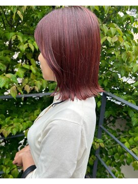 ツイギー 宮西店(TWiGGY) 外ハネミディにチェリーピンク