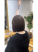 柔らかい雰囲気に見えるオリーブベージュ
