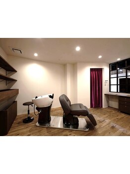 女性スタイリスト1名の完全プライベートサロン＊きめ細やかなカウンセリング&テクニックで理想を叶えます♪