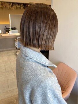 ロジェブルー(Rosier Bleu) 【艶ボブ】ぷつっと切りっぱなしボブ×艶々ブラウン