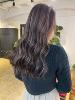 メリー オオサカ(Merly Osaka)&nbsp;透明感たっぷりアッシュブラウンハイライト