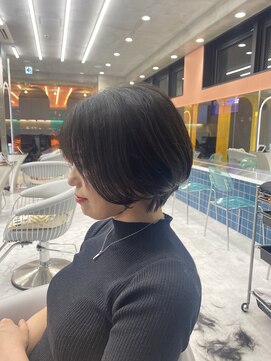 ロンドルーチェ 心斎橋(Lond luce) ダークアッシュ/ミディアムレイヤーカット［髪質改善/縮毛矯正］