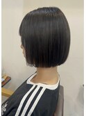 すとんとまとまる切りっぱなしミニボブ
