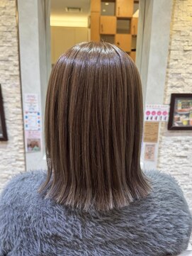 ヴィサージュプラス(VISAGE plus) ｜切りっぱなしボブ×ベージュカラー