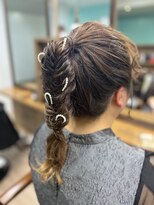 ヘアジーナ(Hair Jina)&nbsp;高めポニー☆フィッシュボーン