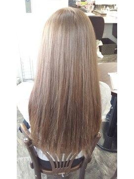 ヘアカラー専門店 カラフルパレット ホワイティーアッシュ【岡山東口ヘアカラー・カラフルパレット】