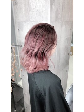 トゥーミー(to mee) フューシャピンクグラデーション