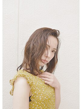 バズ ビー(BUZZ Bee) アッシュベージュ