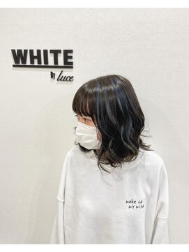 アンダーバーホワイト 阪神西宮店(_WHITE) ハイライトブルーカラー デザインカラー
