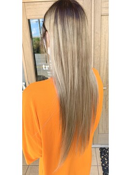 トリニティ(trinity) ブリーチカラー・トリートメント・サンドベージュ・外国人風