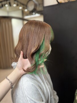 ヴァイス 渋谷店(VAICE) ウォームブラウン×推しカラーグリーン
