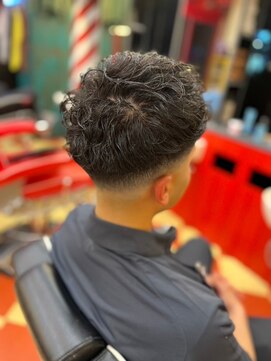 キングスマントーキョー 府中店(KINGSMAN TOKYO) アップバング / ツーブロック / スキンフェード 【府中】