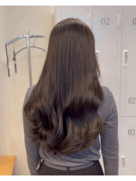 リス バイ ソヨン(Lis by SOYON) 《ロングレイヤー/似合わせカット/チョコレートアッシュ》