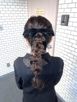 ソノ(sono)&nbsp;編みおろし ベロアリボン 参列ヘア イベントアレンジ ライブヘア