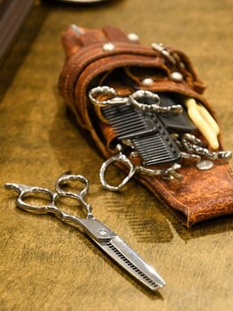 清潔感のあるバーバースタイルはもちろん、流行りのスキンフェードやロングヘアもお任せください!!