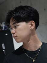 メッツ 原宿(METS) MEN'S/黒髪センターパート×テーパーフェード/ビジネスヘア