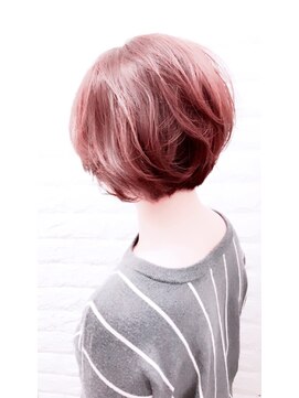 ミッシェル アフロート(michelle afloat) アゴをシャープに見せる前下がりもラウンドCカーブカットで