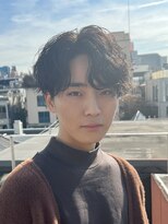 フィフス トウキョウ (fifth TOKYO)&nbsp;センターパートツイストスパイラルパーマメンズマッシュパーマ