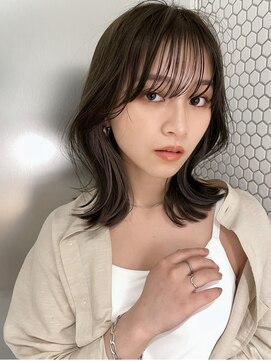 サイン 表参道(SIGN) レイヤーカットグレージュカラーデザインカラーシルキーベージュ