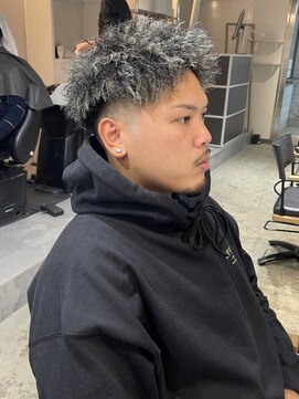 ザ オーダー(THE ORDER) メッシュハイライトツイストパーマスキンフェード