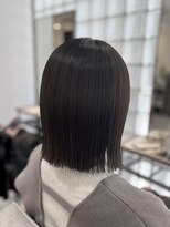 カルゥグラッシー(KALOU glassi)&nbsp;透明感ダークトーン×タッセルボブ【瀬口】