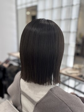 カルゥグラッシー(KALOU glassi) 透明感ダークトーン×タッセルボブ【瀬口】