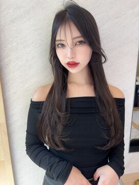 ウキ(uki) 韓国へアナチュラル レイヤーカット 透明感グレージュ 豊川