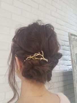 アトリア ヴィラ 横浜(Atria Villa) ねじり編みシニヨン☆ /Atria Villa横浜駅東口